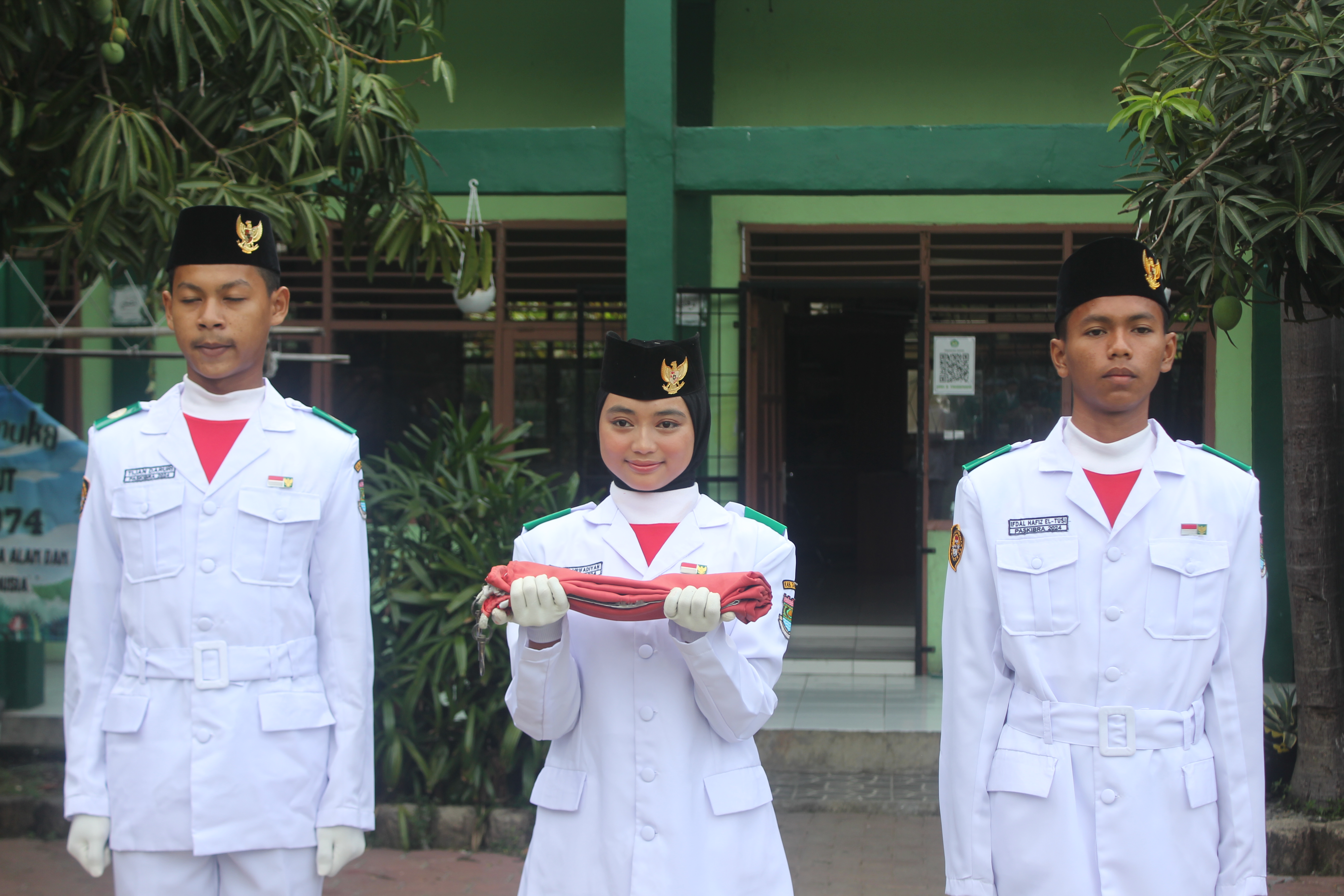 Upacara Senin Rutin di MAN 3 Tangerang: Persiapan Diri Menuju Daya Saing Global