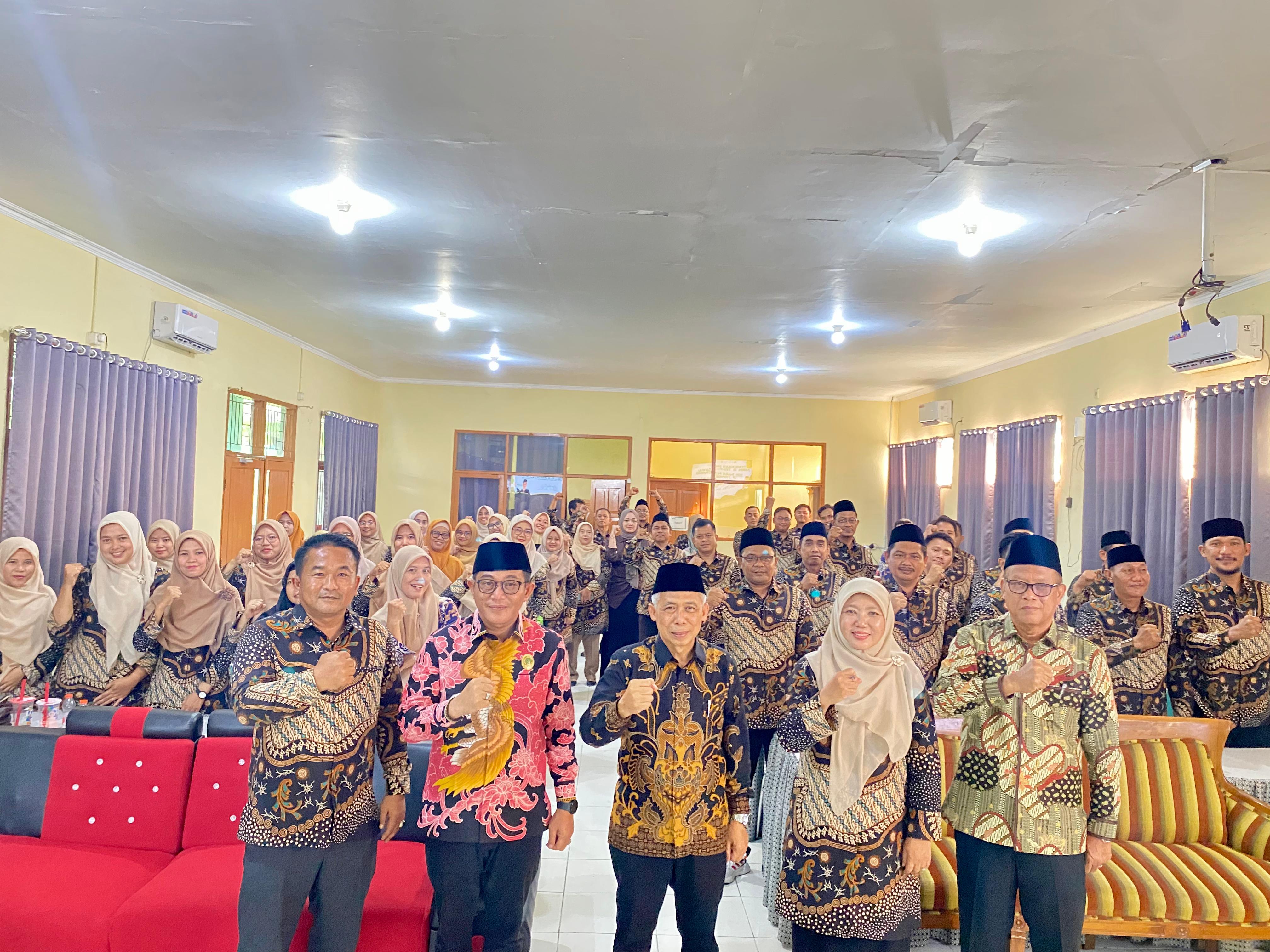 MAN 3 Tangerang Gelar Pembinaan Pegawai, Kakanwil Kemenag Banten Tekankan Peningkatan Mutu dan Kolaborasi